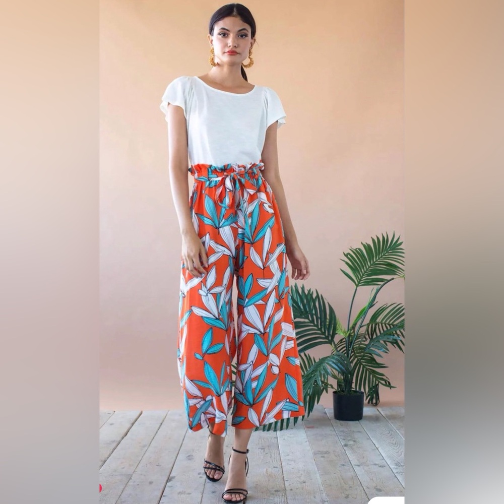 Eva Franco Lukas Cropped Wide Leg Pant With Paperbag Waist- Rio Flora